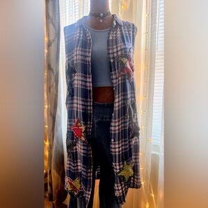 Plaid Sleeveless Shirt with Star Patches